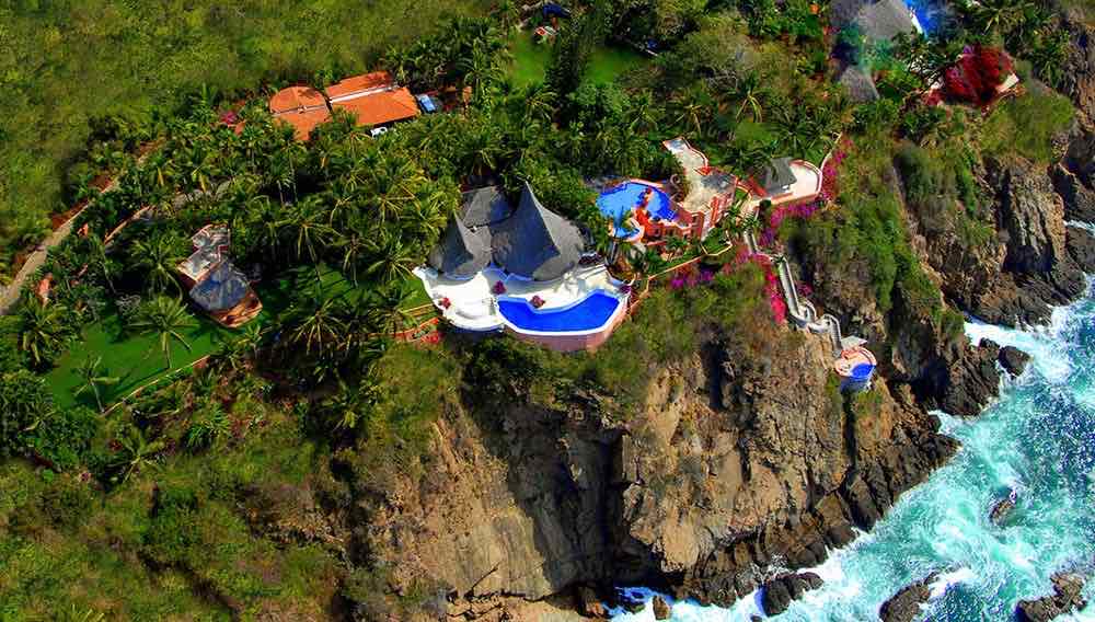 La espectacular “Casa Las Gemelas” ubicada sobre un acantilado en la costa pacífica mexicana reabre sus puertas luego de una década y la noche de hospedaje cuesta $4.000