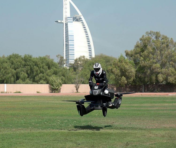 La policía de Dubai pronto será vista patrullando las calles en motocicletas voladoras como drones