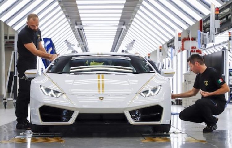 El espectacular "Lamborghini Huracán" blanco del Papa