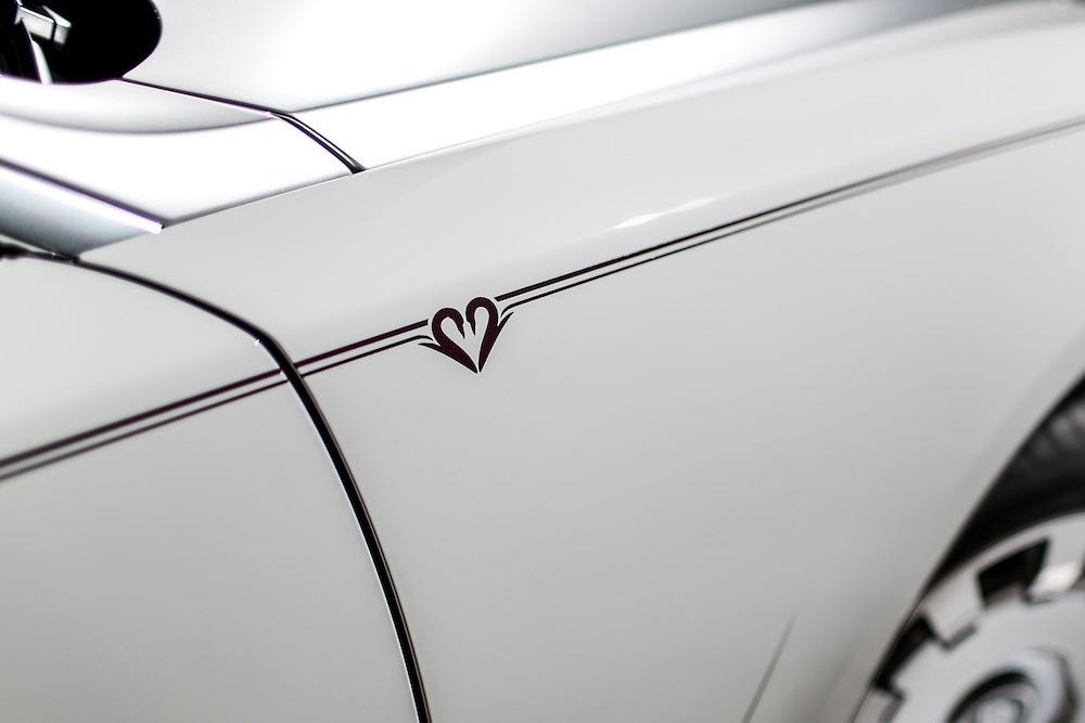 Rolls-Royce Ghost "Eternal Love" Edition, le rinde homenaje al cisne blanco