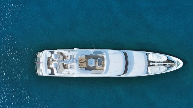 Vitamin Sea², este lujoso mega yate de 52m construido por Amels sale a la venta por €18,9 millones