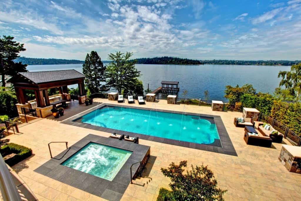 Fabulosa propiedad con playa privada y acceso para yates en la Isla Mercer, Washington, se vendió por $13,2 millones
