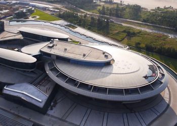Multimillonario chino Liu Dejian, construyó la casa matriz de su compañía en forma de la Star Trek “USS Enterprise”