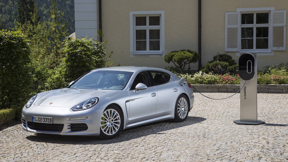 10 años del Porsche Panamera: limusina deportiva de lujo pionera en hibridación
