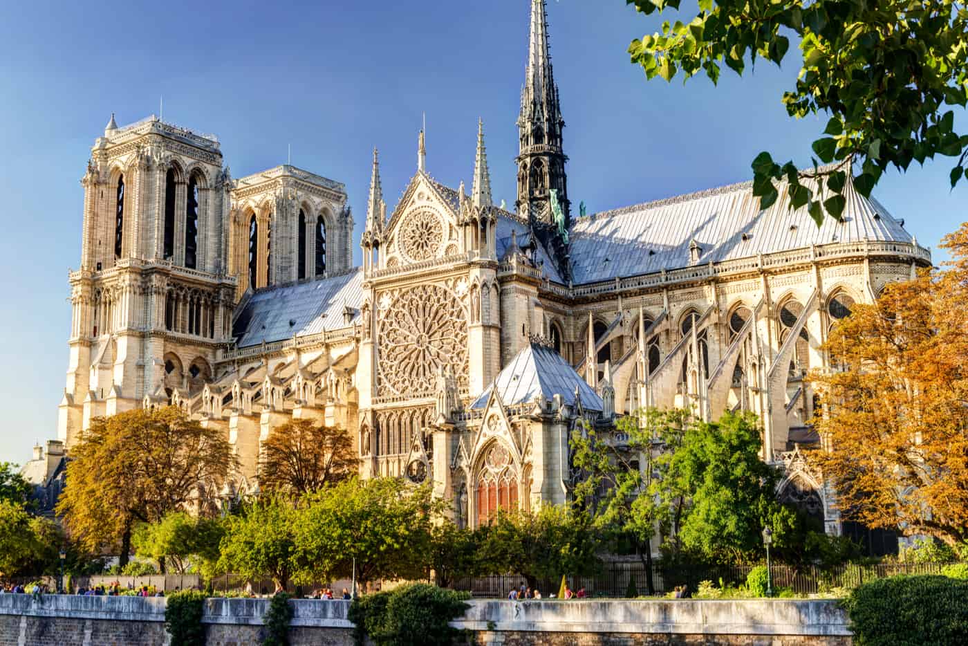 Las donaciones para reconstruir la catedral de Notre-Dame y traerla a sus días de gloria superan los $1 mil millones de dólares