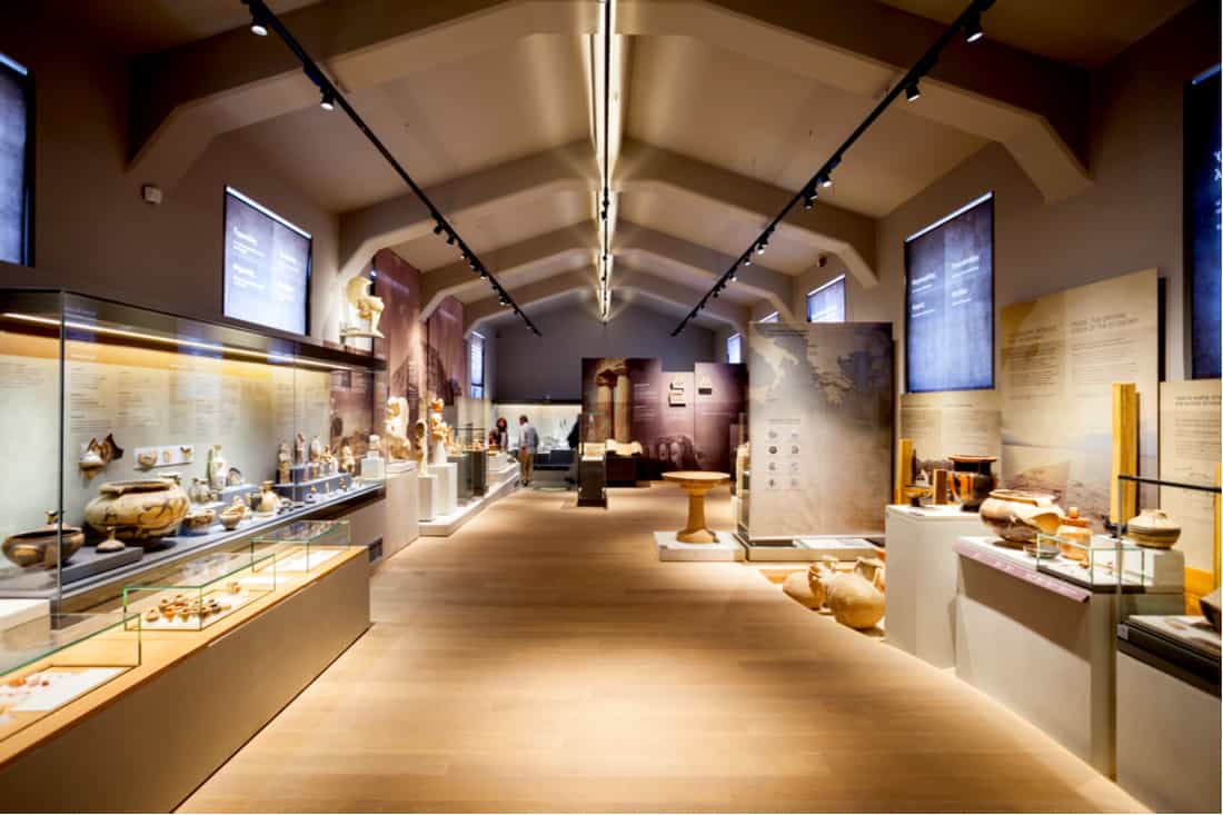 Un museo de objetos antiguos ubicado en la Antigua Corinto, en la región del Peloponeso, Grecia.