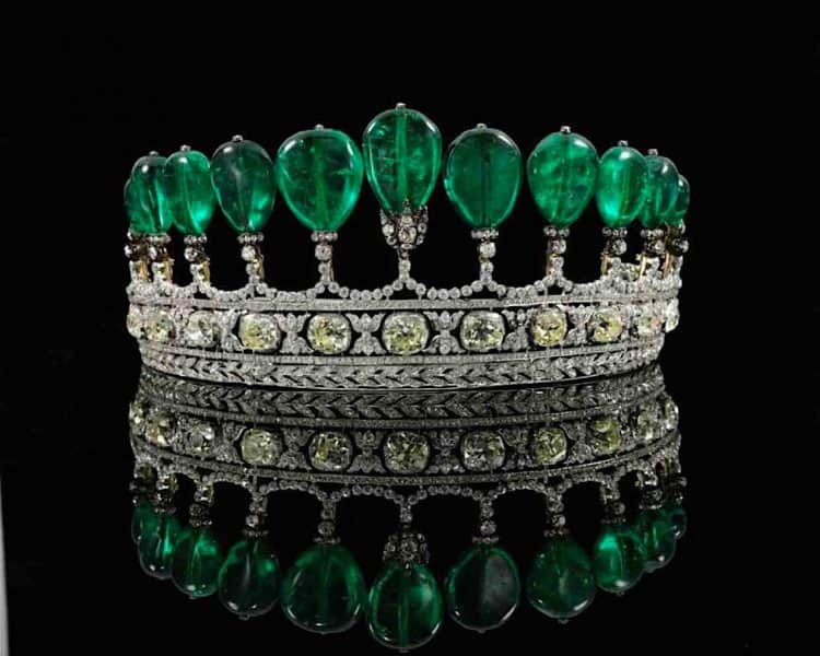 Antigua tiara de esmeralda y diamante