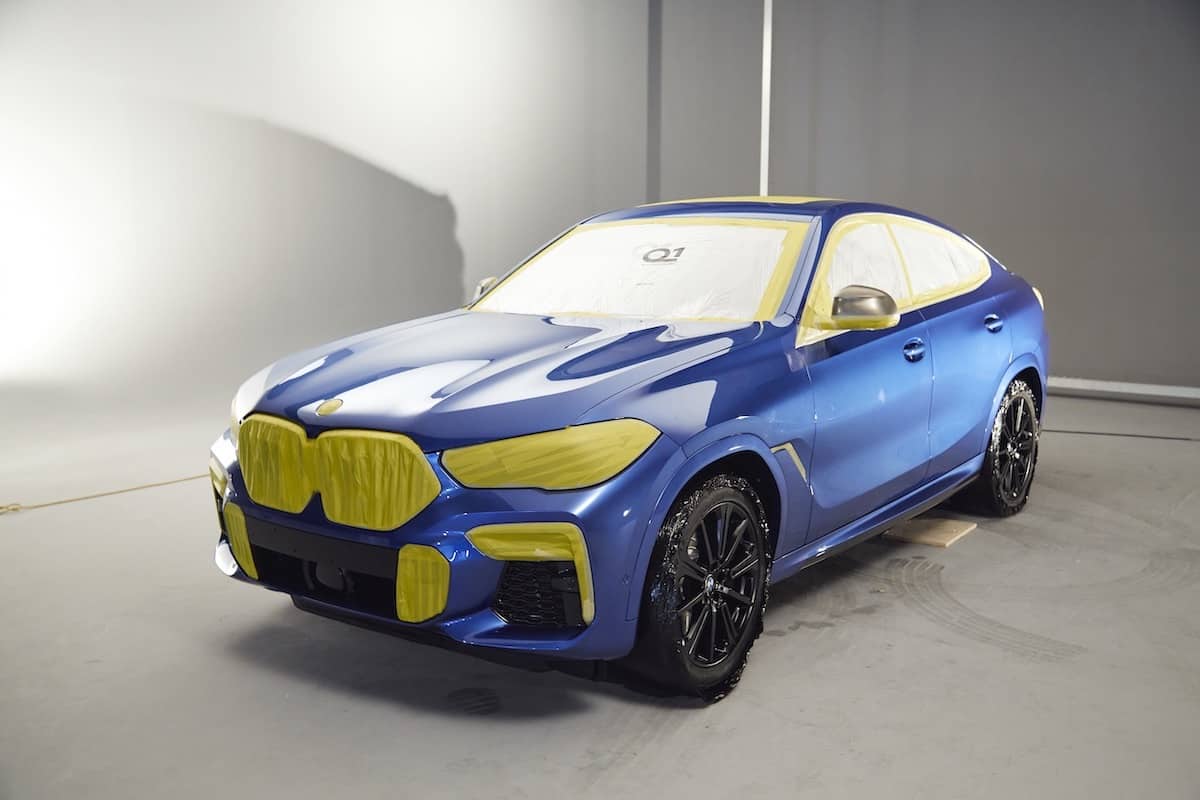 VÍDEO: BMW X6 con pintura Vantablack, el coche más oscuro