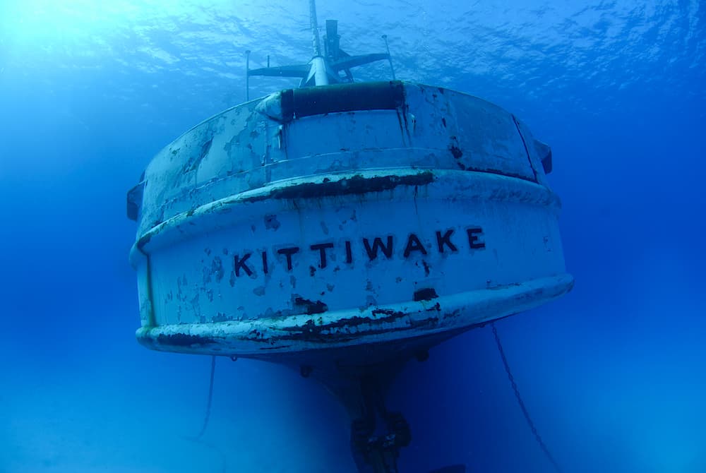 El histórico navío Kittiwake en las Islas Caimán