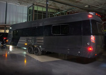CR-1 Carbon: La primera caravana hecha completamente de fibra de carbono del mundo