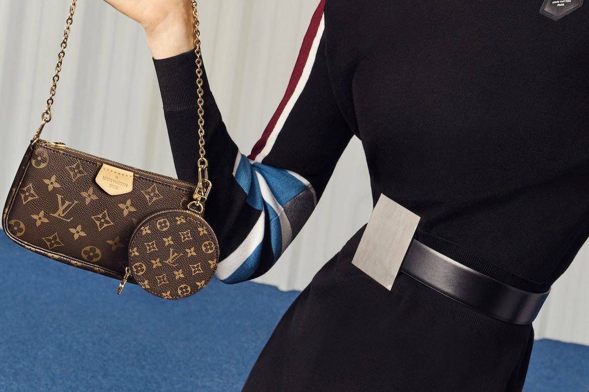 Tui xách Size to hàng hiệu cao cấp nữ Louis Vuitton màu đen họa tiết