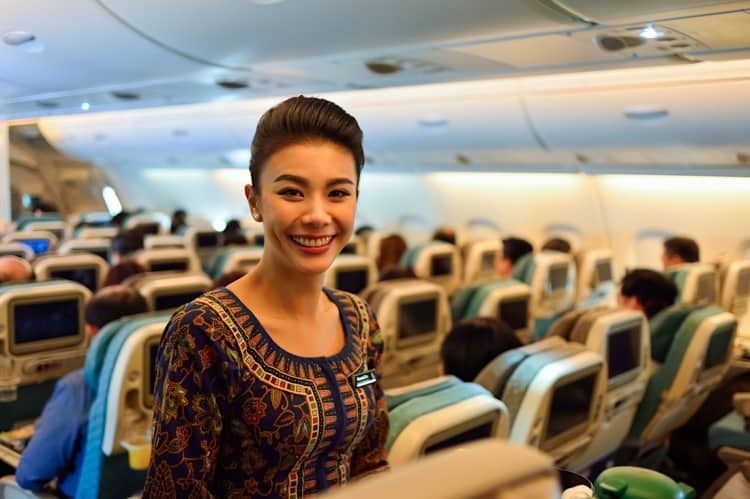 Miembro de la tripulación de Singapore Airlines a bordo del Airbus A380