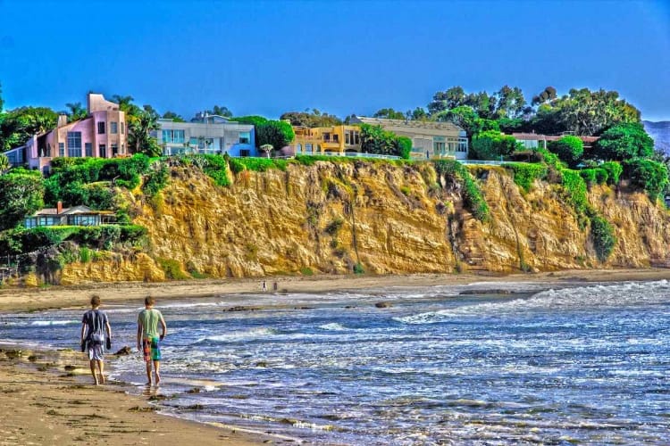 Casas frente a la playa en Malibú, California