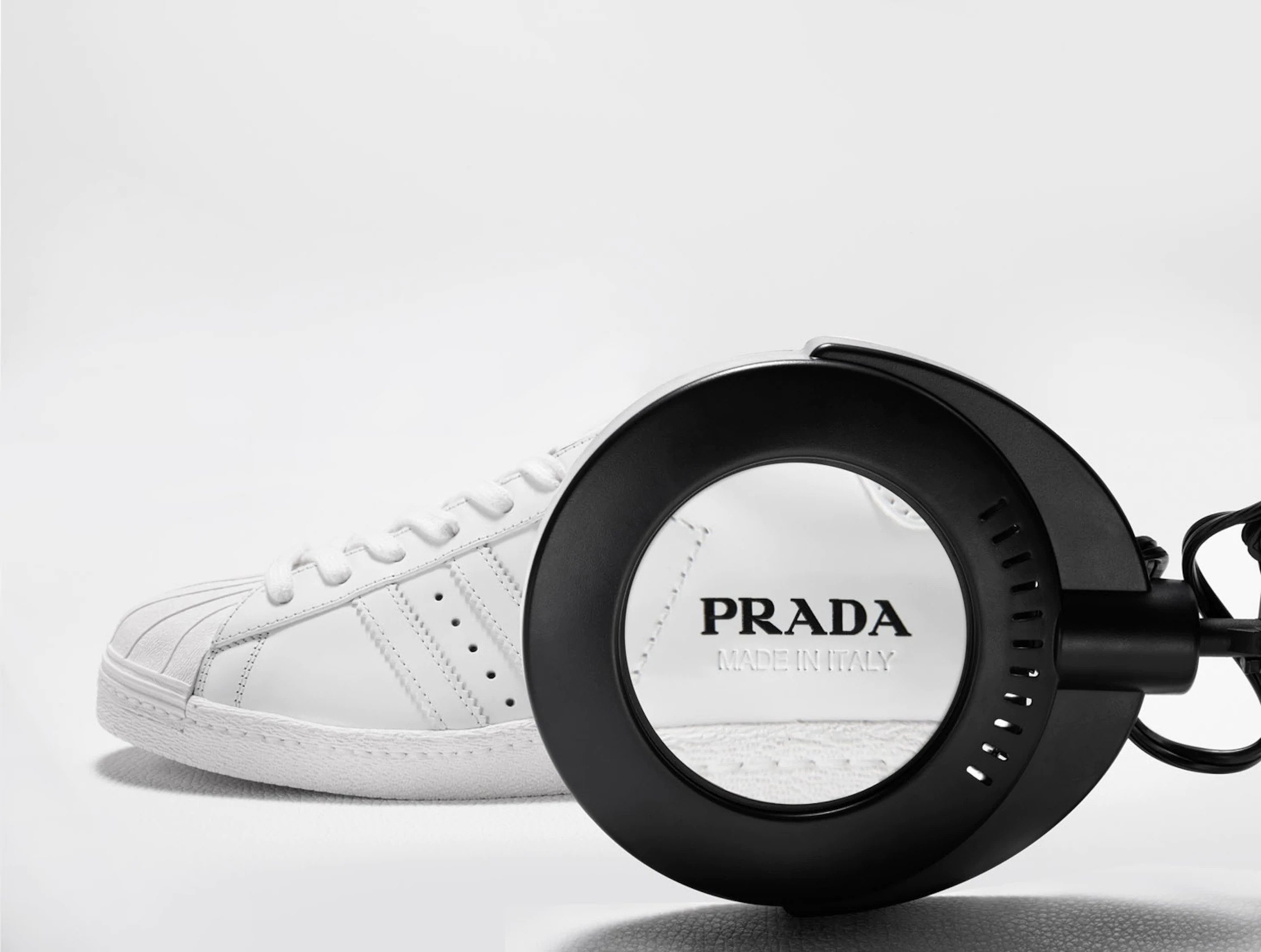 Prada lanza su primera colaboración edición limitada con Adidas