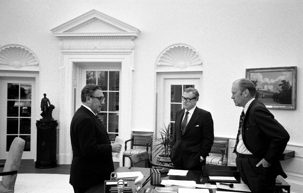 Henry Kissinger, Nelson Rockefeller (centro) y Gerald Ford