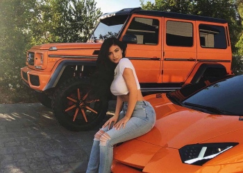 Kylie Jenner modifica su Mercedes-Benz G550 4x4² para que combine con su Lamborghini Aventador SV Roadster