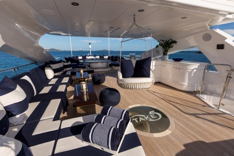 Esta lujosa embarcación de Sunseeker puede ser tuya por $15 millones