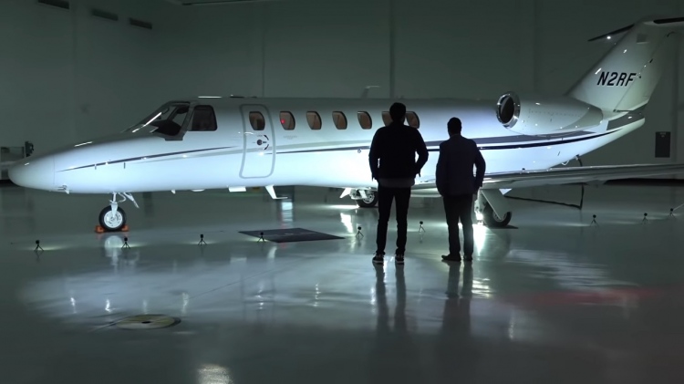 Vea el momento que él piloto YouTuber CitationMax recibe su nuevo jet privado Citation CJ3+