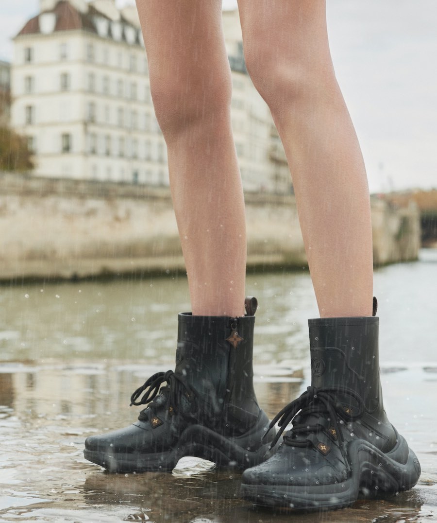 La elegante y espectacular colección de botas de lluvia de Louis Vuitton