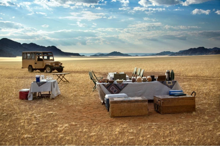Desayuno de lujo en el desierto de Namib, cerca de Sossusvlei, Namibia