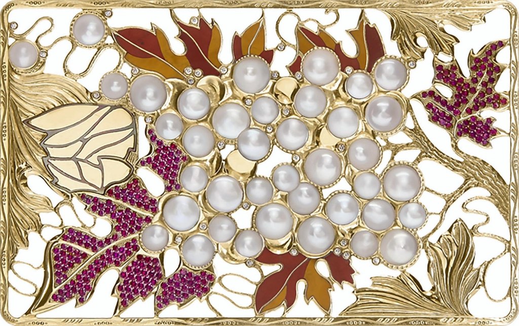 Insignia Jewellery Card: personalizada y con incrustaciones de piedras preciosas