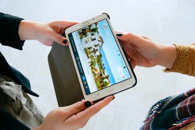 Las Terrazas de Abama entregará una tablet 4G a los huéspedes de sus suites de lujo