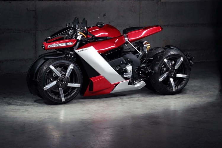 Mega potente motocicleta de 4 ruedas alimentada por un motor Yamaha R1