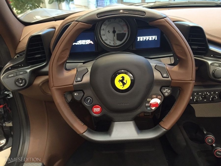 Este Ferrari 458 Speciale Aperta 2015 con sólo 80 millas ahora puede ser tuyo por $699.500