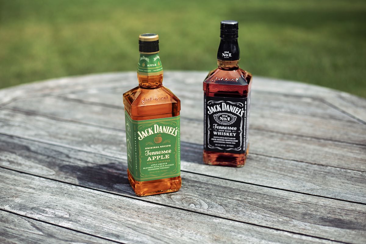 Jack Daniel’s Tennessee Apple + Jack Daniel’s Tennessee Whiskey