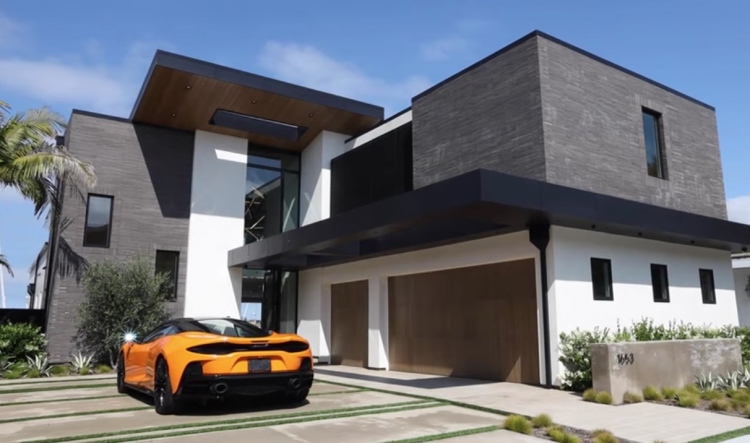 Hermosa mansión frente al mar de Newport Beach, California a la venta por $11.650.000