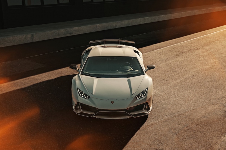 Novitec actualiza el Lamborghini Huracán EVO con un Kit aerodinámico de carbono y partes estilo F1