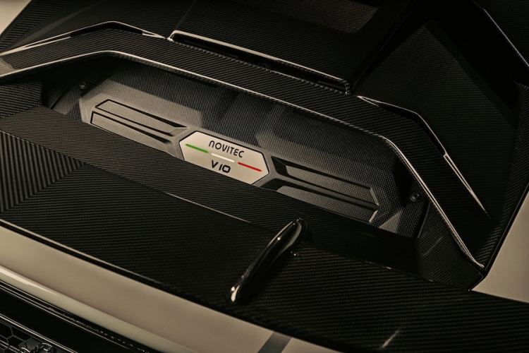 Novitec actualiza el Lamborghini Huracán EVO con un Kit aerodinámico de carbono y partes estilo F1