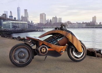 Conoce la impresionante motocicleta eléctrica EV-1 de Newron Motors hecha de madera