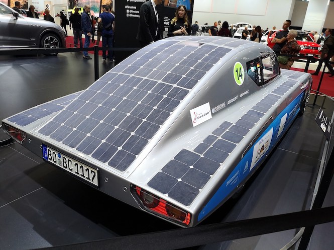 Paneles solares en autos
