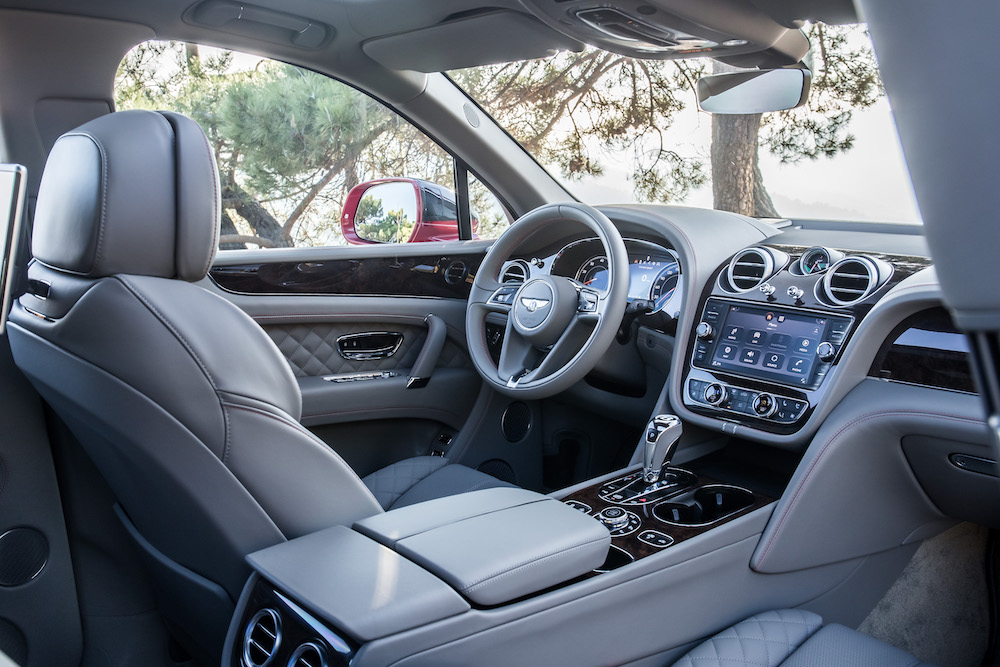 Interior del SUV más rápido, potente, lujoso y exclusivo del mundo