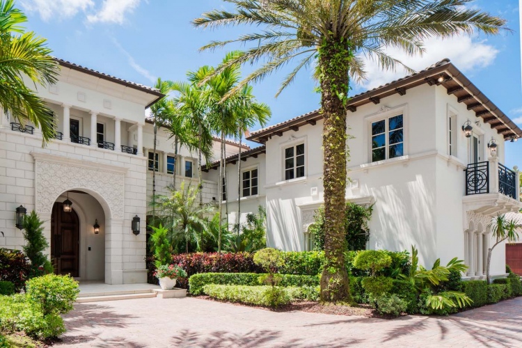 El financista Marc Bell pone en venta su excéntrica mansión en Boca Ratón inspirada en "Star Trek" por $19.9 millones