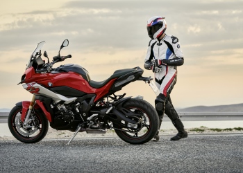 Ya está disponible para comercialización la nueva motocicleta BMW S1000XR en España