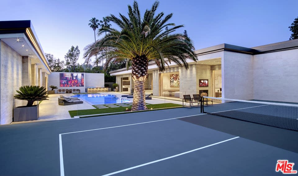 Kylie Jenner compra una espectacular mansión en L.A. por $36.5 millones