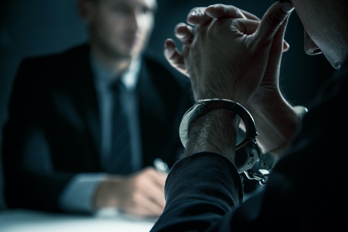 ¿Cómo elegir a un buen abogado de defensa criminal?