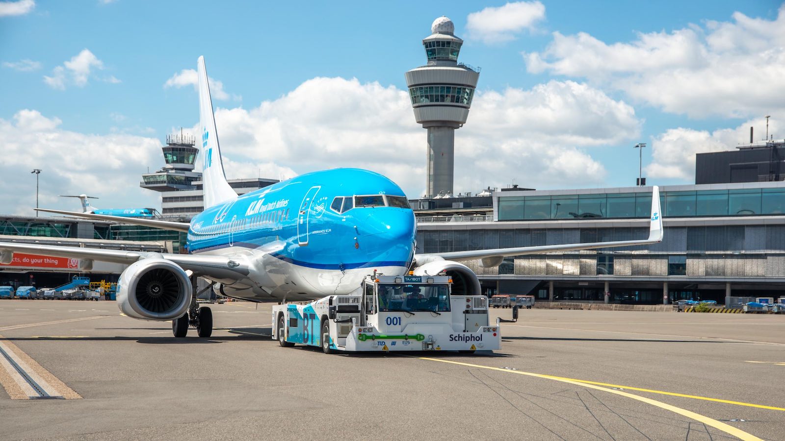 KLM prueba el rodaje sostenible con TaxiBot