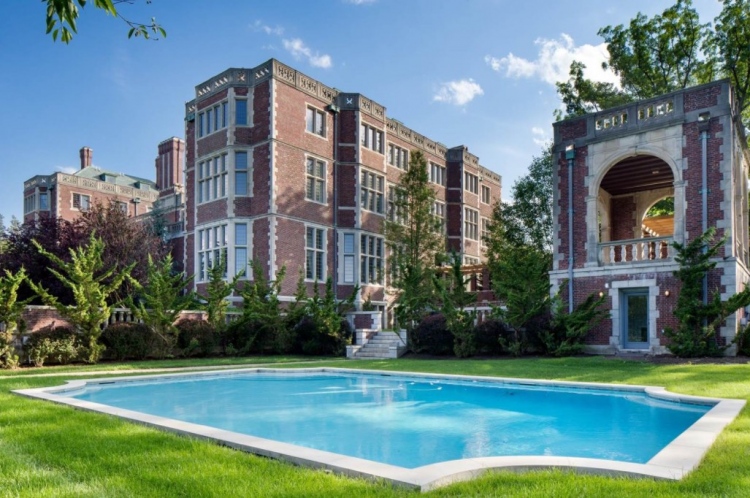 Alquile esta mega mansión de 50.000 pies cuadrados en Nueva Jersey por $150,000 al mes