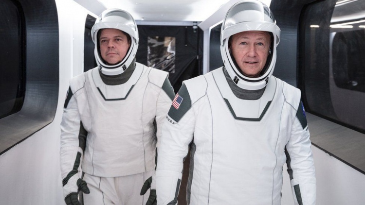 Los trajes espaciales usados por los astronautas para la misión NASA SpaceX 2020: Crew Dragon han recibido mucha atención.