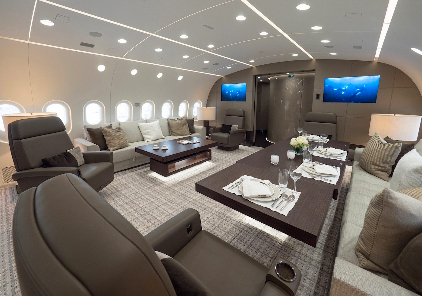 Un Niño Rico de Instagram nos da un recorrido por un ultra lujoso jet privado de $200 millones