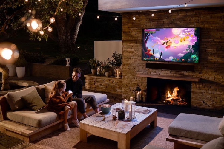 The Terrace es una TV que fue creado para brindar una experiencia de entretenimiento completa en el exterior.
