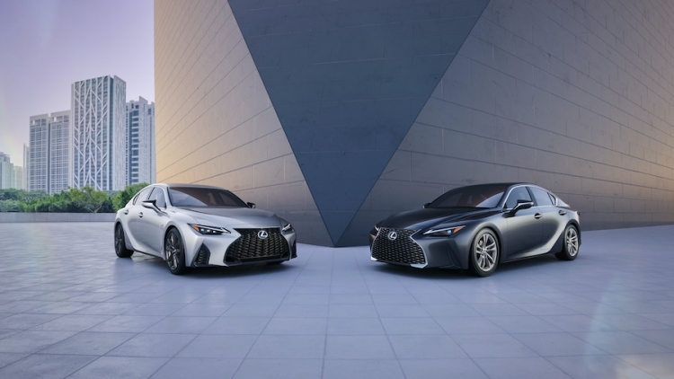 El Lexus Safety System+ es ahora equipo estándar en toda la línea de modelos del año 2020.