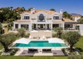 Elegante villa moderna en La Cerquilla, Nueva Andalucía, con impresionante vistas panorámicas al mar puede ser tuya por €8.99 millones