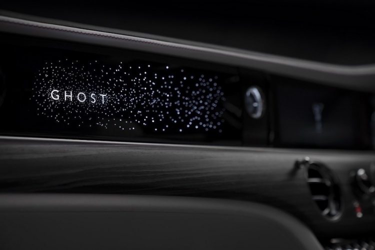 Rolls-Royce Ghost 2021, el modelo más exitoso del fabricante británico ahora es también el más avanzado