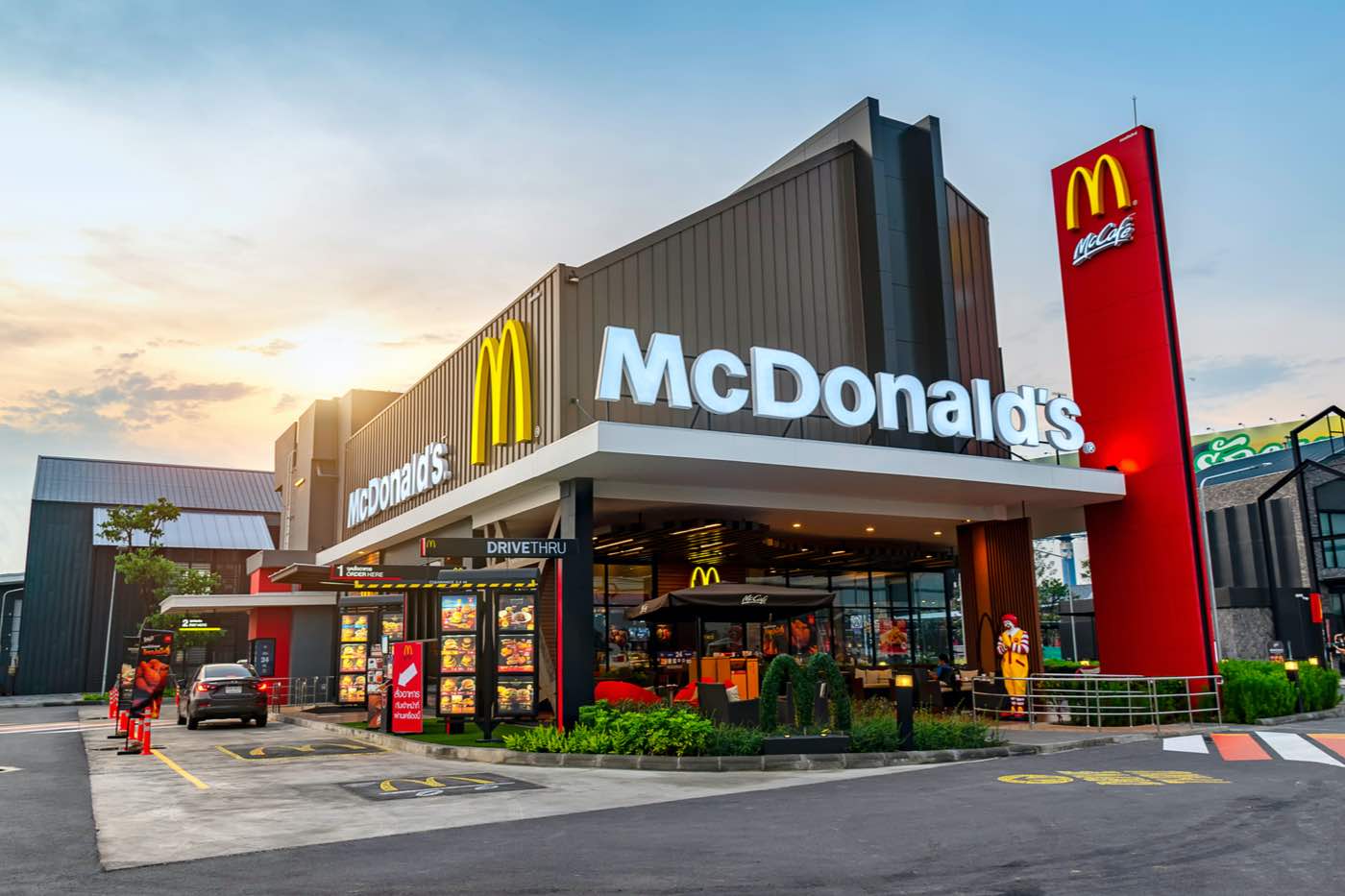 Restaurante McDonald's en Ayutthaya, Tailandia