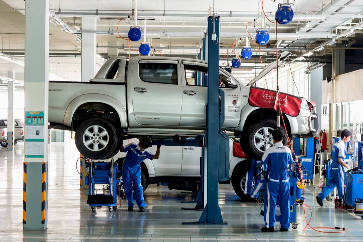 Estamos buscando unos cuantos técnicos buenos: Programa de técnico certificado de Toyota se extiende por todo el país