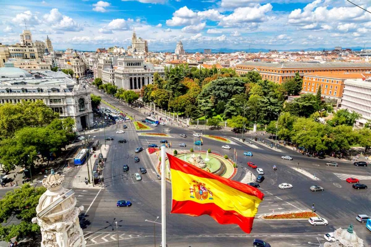 Vista aérea de la fuente de Cibeles en la Plaza de Cibeles en Madrid, España